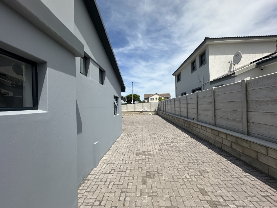 2 Bedroom Property for Sale in Reebok Western Cape